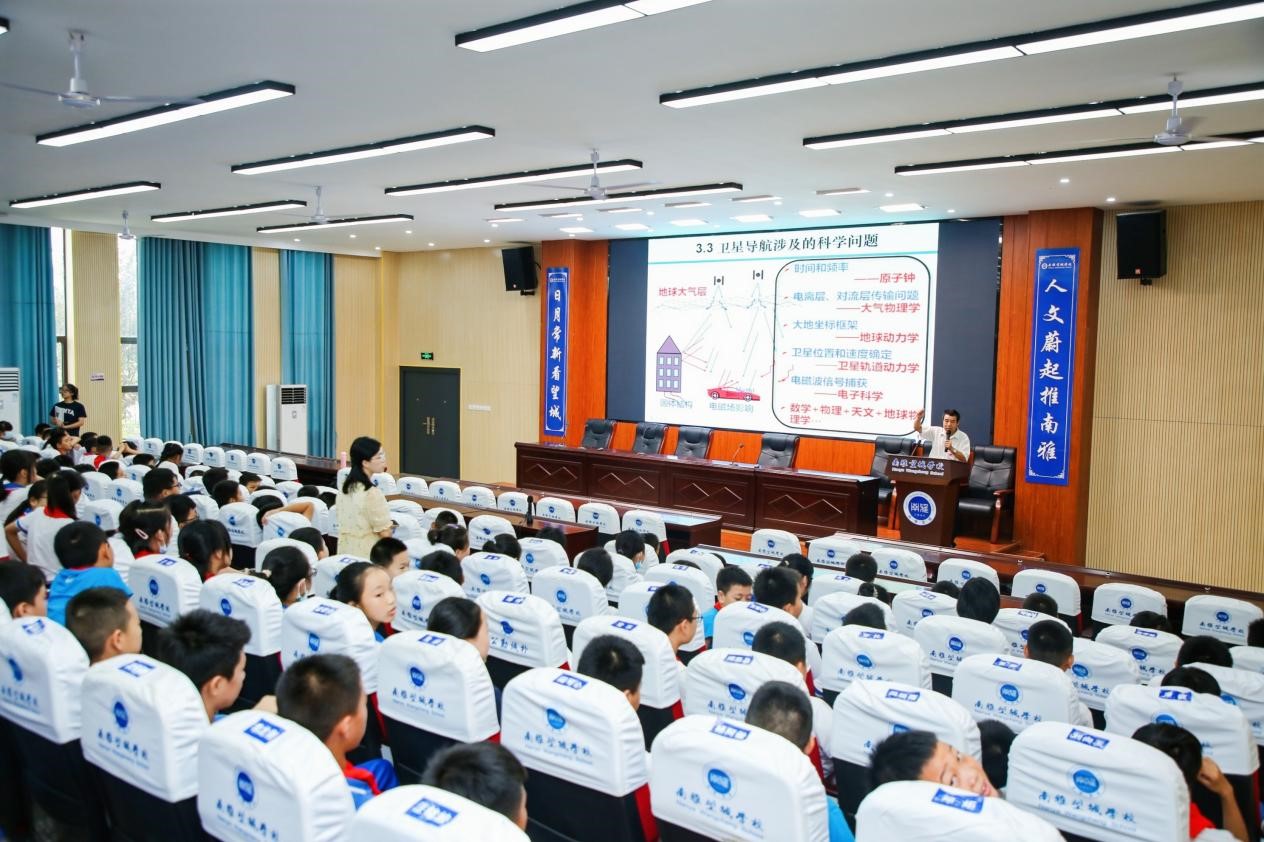 Xe tải khoa học phổ cập đến Trường Nam Ya