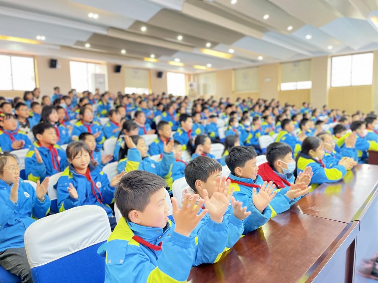 Xe tải khoa học phổ cập đến Tiểu học Kim Vấn